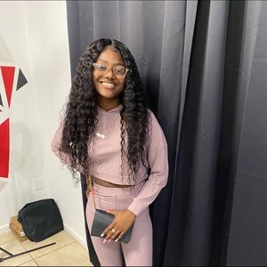 Meet your Posher, Janay